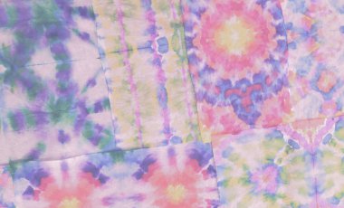 Suluboya Baskı. Dişlerimi fırçaladım. Gökkuşağı Islak Sanat Yazısı. Nacre Tie Boya Gömleği. Banner 'ı fırçaladım. Kravat boyası baskısı. Mor Krem Sanatsal Kirli Sanat. Kirli Arkaplan. Aquarelle Doku.