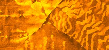 Soyut Sıçrama. Tie Dye Batik. Turuncu Islak Sanat Yazıcısı. Kahverengi kravat boyalı gömlek. Yeşil Kirli Sanat Arkaplanı. El yapımı Dirty Art. Aquarelle dokusu. Suluboya deseni. Fırçalanmış Graffiti.