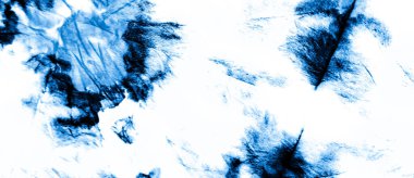 Suluboya Baskı. Parlak kravat boyası yaması. Beyaz Kirli Sanat Ressamlığı. Kirli Sanat Arkaplanı. Aquarelle dokusu. Dişlerimi fırçaladım. Kravat boyası baskısı. Çivit yağışlı sanat baskısı. Banner 'a su sıçrat. Mavi 