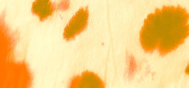 Islak Sanat Yazıcısı. Yeşil kravat boyalı gömlek. Sarı Sanatsal Kirli Sanat. Kirli Sanat Ressamlığı. Aquarelle dokusu. Soyut Sıçrama. Boya Yamalı Kravat. Turuncu suluboya baskı. Flama SancağıName.