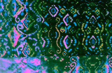 Banner 'a su sıçrat. Kravat boyası. Menekşe Kova dokusu. Dark Tie Dye Batik. Islak Sanat Yazıcısı. Banner 'ı fırçaladım. Pembe Koyu Yeşil Sanatsal Kirli Sanat. Kirli Sanat Ressamlığı. Suluboya Yazdırma.