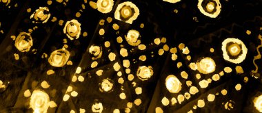 Parıltılı Soyut Ahlaksız Sanat. Kirli Sanat Ressamlığı. Islak Sanat Yazıcısı. Dişlerimi fırçaladım. Kravat boyası. Altın Kova dokusu. Lüks kravat boyası Batik. Suluboya Baskı. Banner 'ı fırçaladım. Siyah