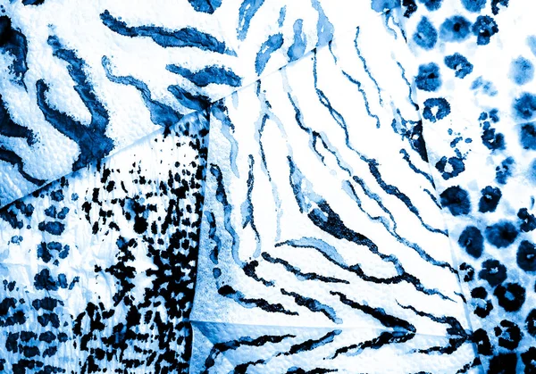 Mavi Kirli Sanat Arkaplanı. Sanatsal Kirli Sanat. Suluboya Baskı. Aquarelle dokusu. Indigo Tie Dye Batik. Banner 'a su sıçrat. Boya yamalı kravat. Beyaz Islak Sanat Yazıcısı. Banner 'ı fırçaladım. Çivit 