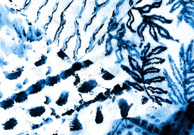 Indigo Kirli Sanat Arkaplanı. Sanatsal Kirli Sanat. Aquarelle dokusu. Banner 'a su sıçrat. Kravat boyası. Mavi suluboya baskı. Banner 'ı fırçaladım. Çivit yağışlı sanat baskısı. Beyaz Kravat Boyası Yazdırma.
