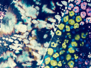 Mor Kirli Sanat Arkaplanı. Kirli Sanat Ressamlığı. Suluboya Baskı. Aquarelle dokusu. Banner 'ı fırçaladım. Koyu mavi ıslak sanat baskısı. Mavi kravat boyası. Dişlerimi fırçaladım. Boya yamalı kravat. Çivit