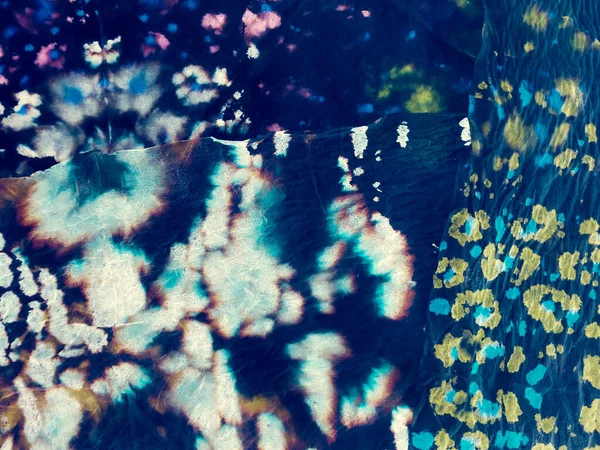 İndigo Kirli Resim. Soyut Kirli Sanat. Suluboya Baskı. Dişlerimi fırçaladım. Kravat boyası. Mavi Kova dokusu. Banner 'ı fırçaladım. Koyu mavi ıslak sanat baskısı. Mor kravat boyası Batik..