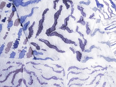 Mavi Kirli Sanat Arkaplanı. Sanatsal Kirli Sanat. Islak Sanat Yazıcısı. Aquarelle dokusu. Dişlerimi fırçaladım. Gümüş suluboya baskı. Indigo Tie Dye Batik. Banner 'ı fırçaladım. Boya yamalı kravat. Mor