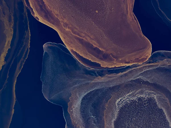 Siyah Soyut Arkaplan. Soyut boyama. Suluboya Baskı. Mürekkep Graffiti. Alkol Mürekkebi Yazdır. Altın Islak Sanat Yazısı. İndigo Alkol Mürekkebi Gömleği. Suluboya doku. Flama SancağıName.