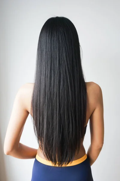 Vista Posterior Mujer Con Hermoso Pelo Negro Largo Recto — Foto de Stock