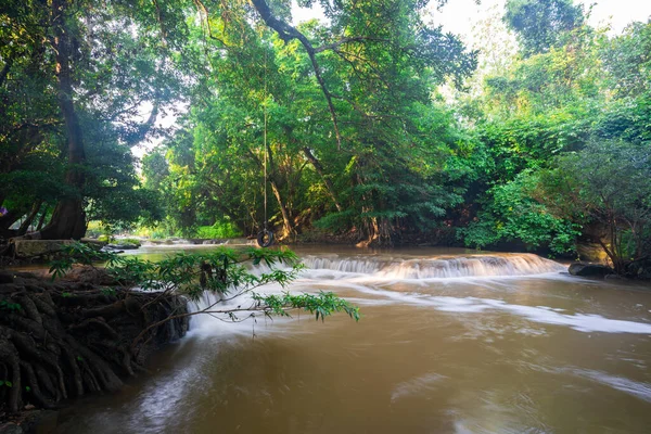 Gyönyörű Vízesés Erdőben Vízesés Eső Után Reggel Friss Zöld Természet Jogdíjmentes Stock Képek