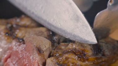 Şef kesim orta pişmiş et biftek ızgara