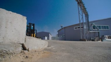 Arabaya çekti forklift