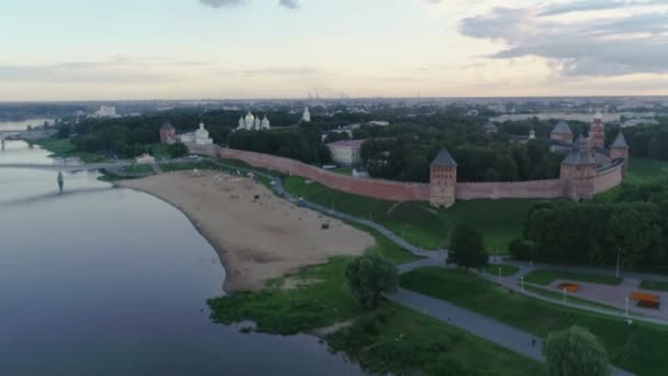 Vue Aérienne De Velikiy Novgorod. Volhov et Novgorod Detinets aussi Novgorod Kremlin — Video