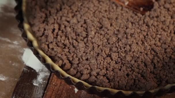 Chef profesional hace pastel con carne picada — Vídeo de stock