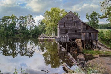 Yates Mill Park 'ın yansıması