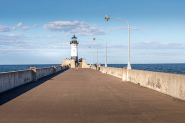 Duluth Deniz Feneri 'ne giden yol. Duluth çok güzel bir şehir. Yapılacak çok iş var. Özellikle yaz ve sonbaharda..  