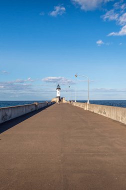 Duluth Deniz Feneri 'ne giden yol. Duluth çok güzel bir şehir. Yapılacak çok iş var. Özellikle yaz ve sonbaharda..  