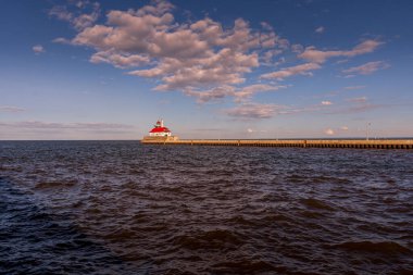 Duluth, Minnesota 'da bulunan farklı bir deniz feneri manzarası. 