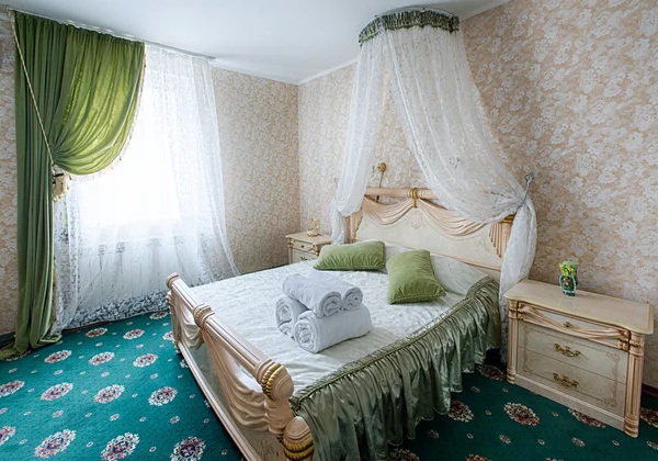 Vintage clásico hotel dormitorio interior —  Fotos de Stock