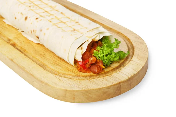 Burrito com chili con carne na mesa de madeira — Fotografia de Stock