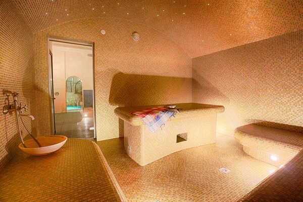 Intérieur du sauna turc, hammam au centre de spa . — Photo