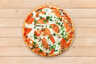 Mantar ve et lezzetli pizza