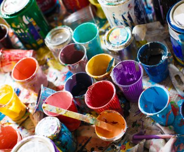 boya, sanat arka plan ile çok renkli kutular