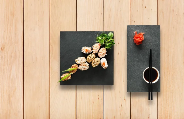 Set of sushi gunkan at wood. — Stock Photo, Image