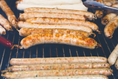 Sokak lokanta, Barbekü, ızgara sosis