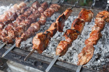 Sığır eti kebabı. Taze et mangal, Barbekü