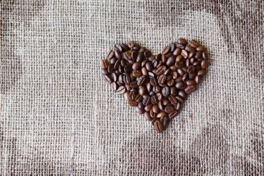 Çuval bezi doku kahve çekirdekleri kalp şeklinde
