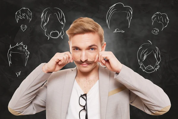 L'uomo sceglie lo stile dei capelli facciali, barba e baffi — Foto Stock