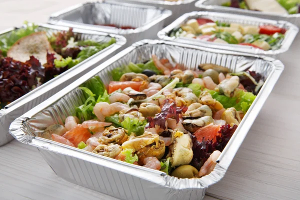 Alimentos saudáveis em caixas, conceito de dieta . — Fotografia de Stock