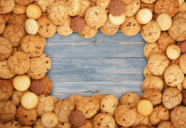 Печиво та печиво на синьому дереві з місцем для копіювання — стокове фото