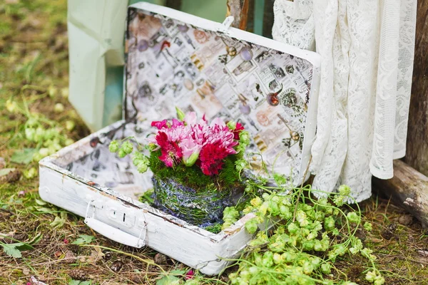 Весільна композиція з квіткового декору — стокове фото