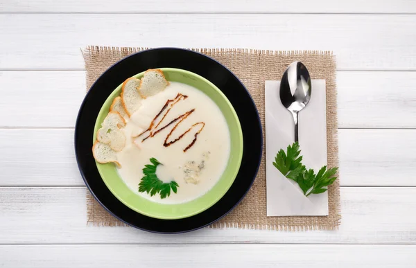 Französische Küche Restaurant Essen Draufsicht. cremige Pilzsuppe — Stockfoto