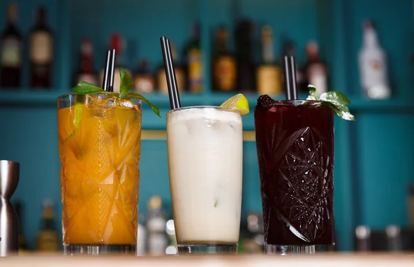stock image Creative exotic non-alcoholic cocktails in night club bar
