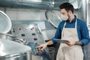 Bira fabrikasının ya da modern teknolojiye sahip küçük sanayi fabrikasının yönetimi