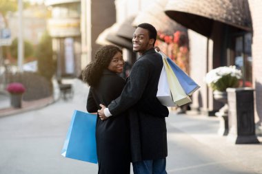 Güz ve mevsimlik indirimli serin kara Cuma indirimleri