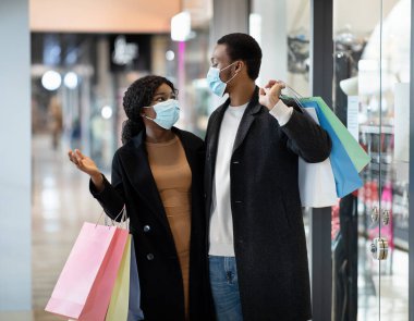 Kara Cuma ve mevsimlik satışlarda inanılmaz indirimler ve düşük fiyatlar.