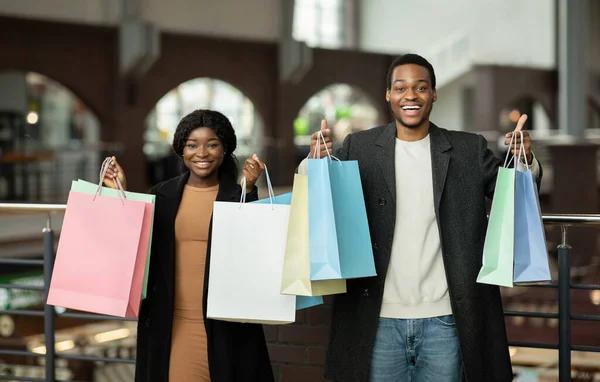 Seizoensgebonden verkoop, Black Friday en emotie van succes — Stockfoto