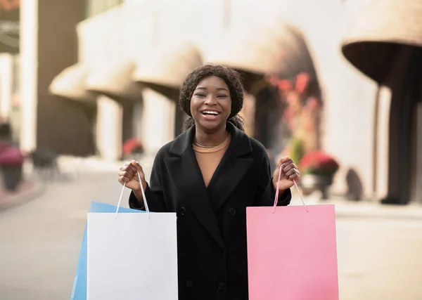 Shopaholic och stor försäljning på Black Friday — Stockfoto