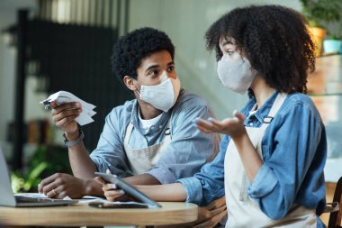 İlişkilerde ve küçük işletmelerde sorunlar ve yeni normal