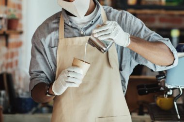 Müşteri için kahve ve kovid 19 karantinası sırasında yeni normaller hazırlanıyor