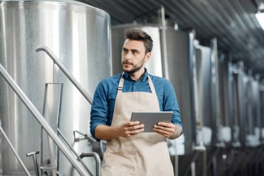 Modern cihazlarla üretim yönetimi, girişim ve iş denetimi