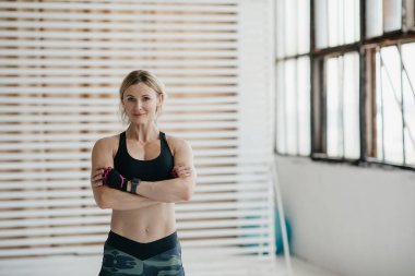 Bloglar için sabah antrenmanı ve covid-19 karantinası sırasında takipçiler