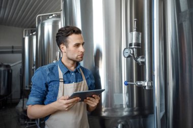Tesis, küçük işletme ve bira fabrikasında veri toplama ve kontrol veya ekipman menederleri
