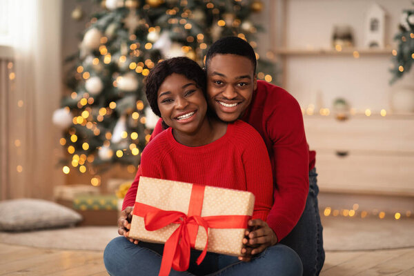 С Новым годом и Рождеством вместе во время covid-19