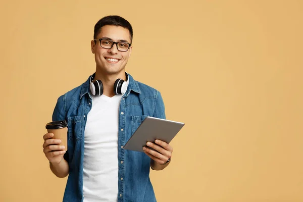 Trabajo creativo en línea y freelance durante el bloqueo coronavirus — Foto de Stock