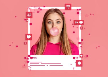 Fotoğraf çerçevesinde sakız üfleyen genç kız pembe stüdyo arka planında sosyal medya tepkileriyle çevrili, kolaj